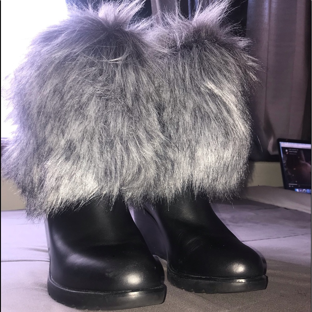 Heeled boots